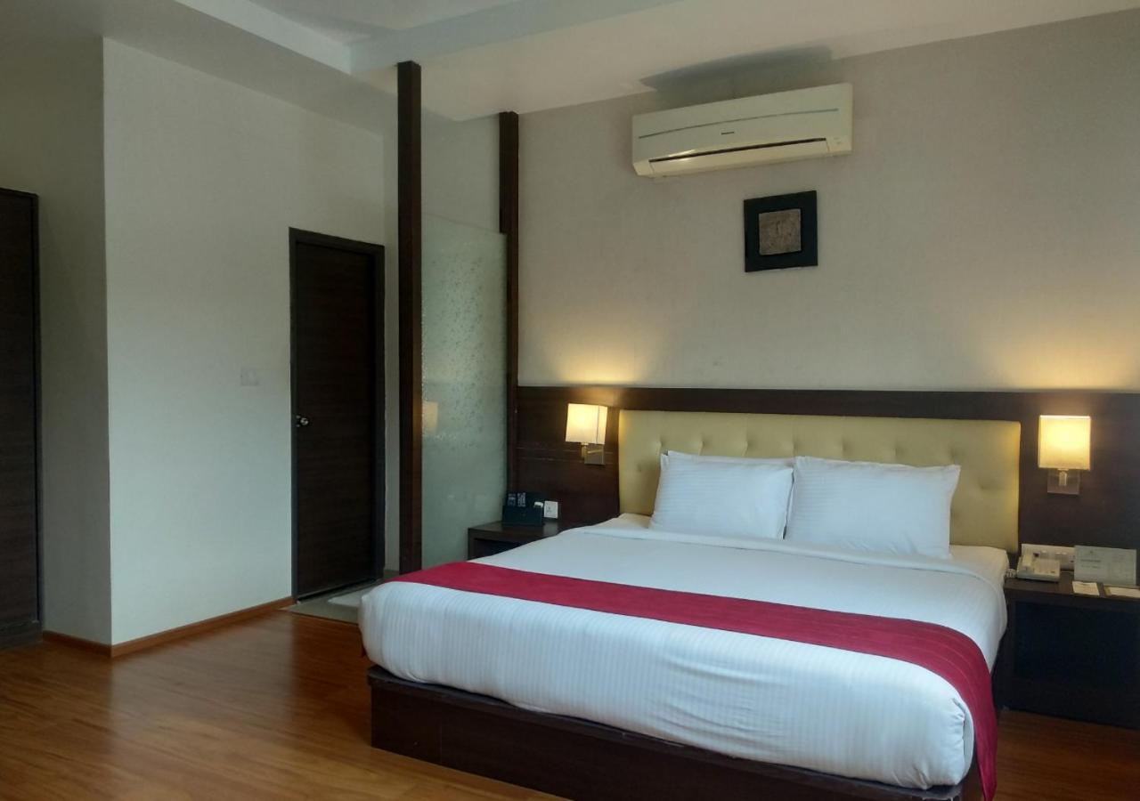 Grand Arcadia Hotel Tiruchirappalli Ngoại thất bức ảnh