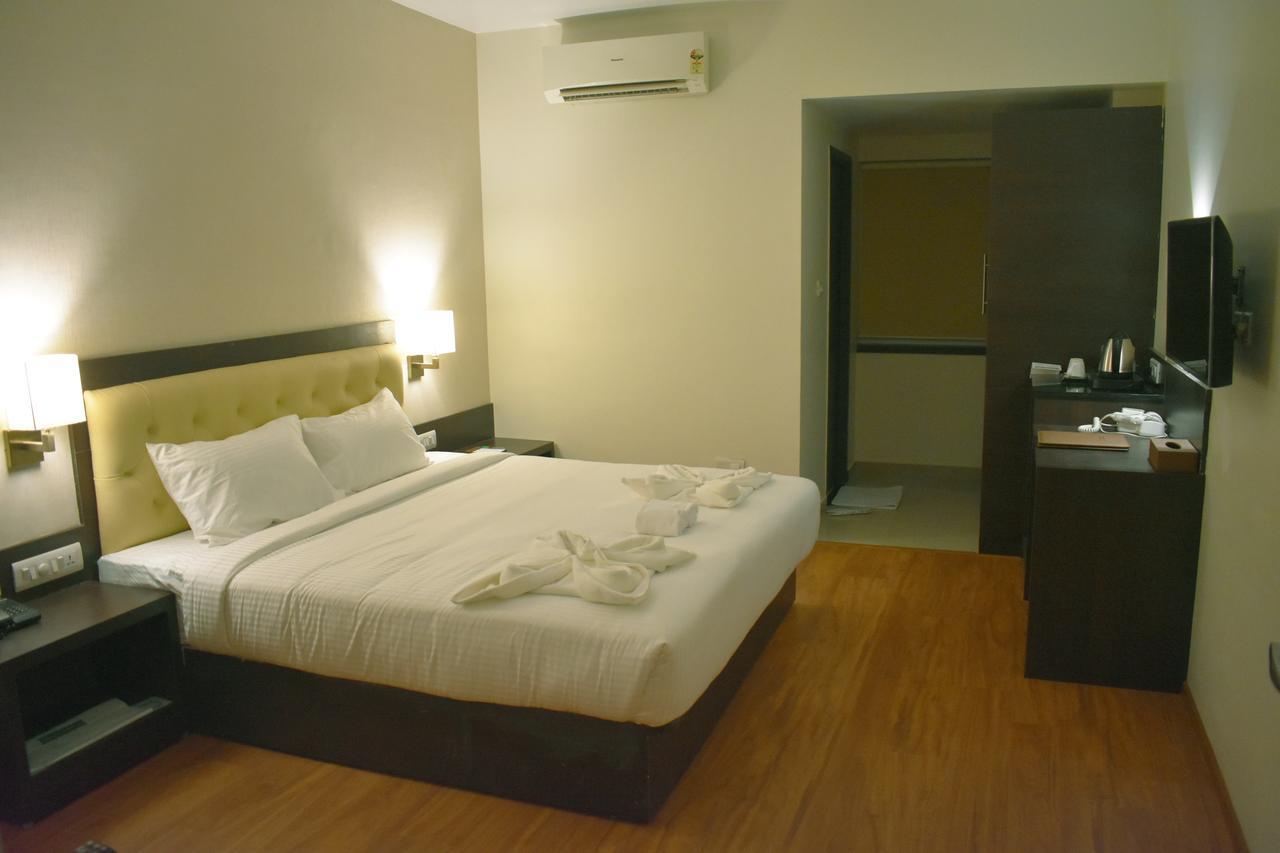 Grand Arcadia Hotel Tiruchirappalli Ngoại thất bức ảnh