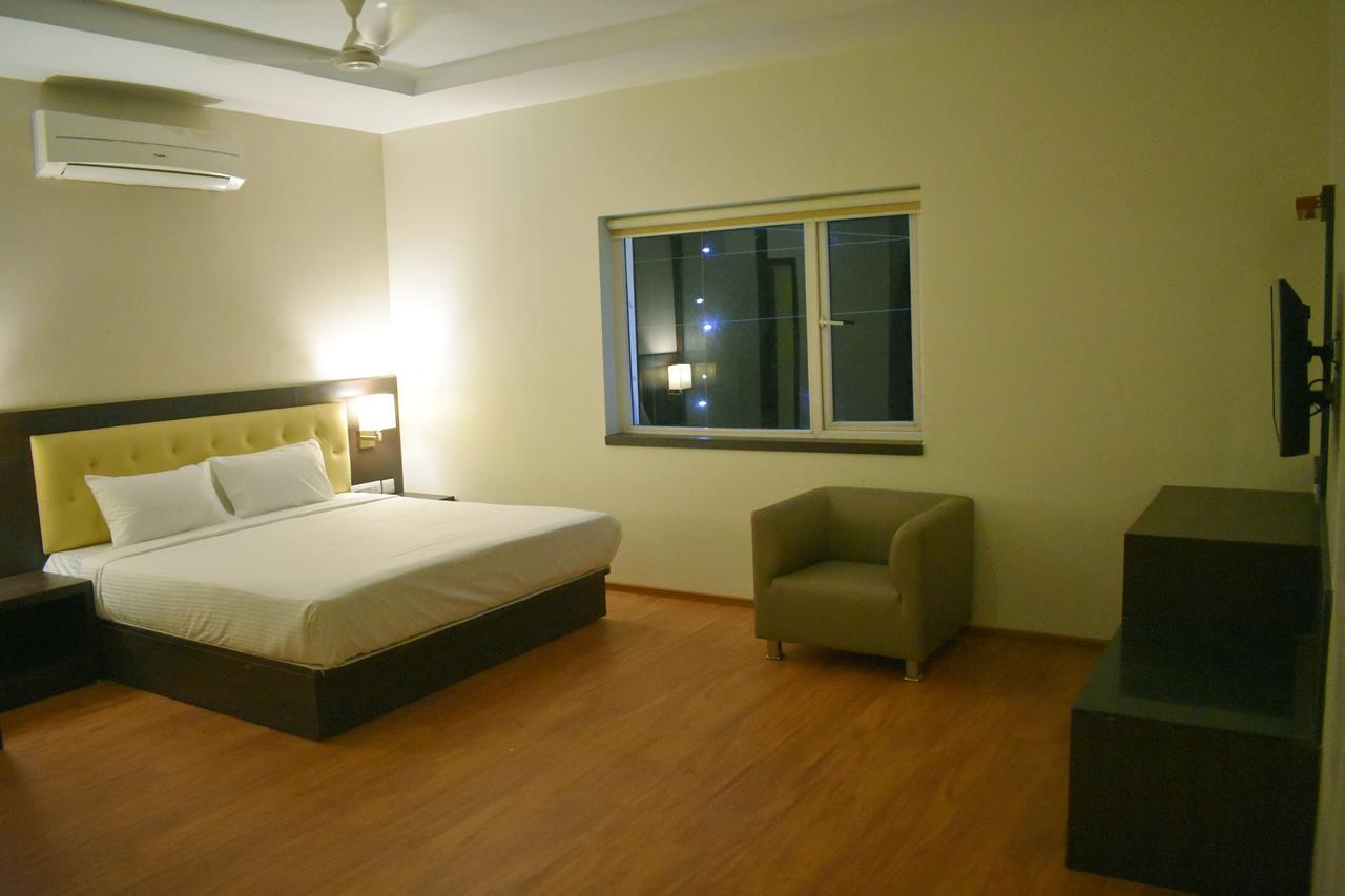 Grand Arcadia Hotel Tiruchirappalli Ngoại thất bức ảnh