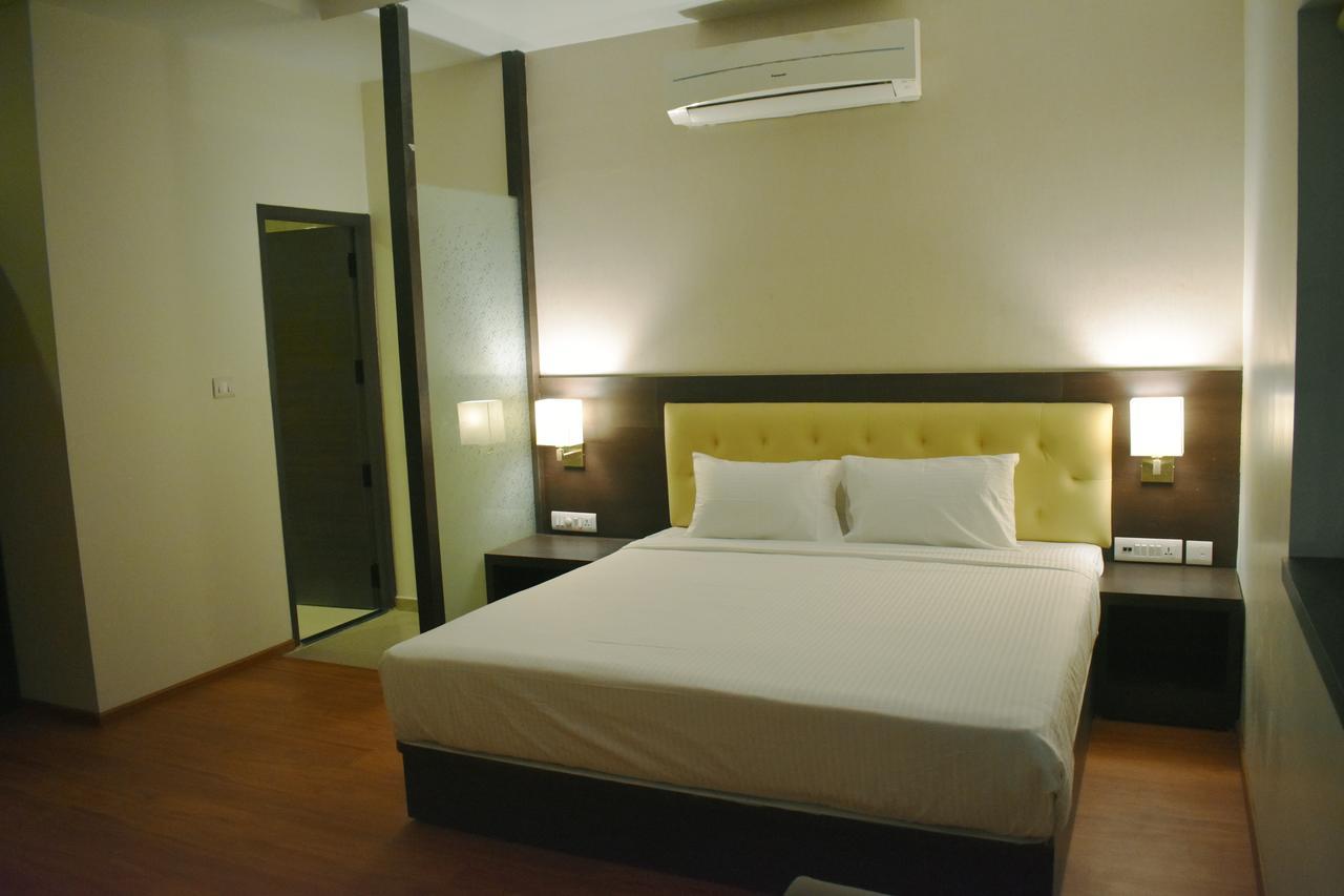 Grand Arcadia Hotel Tiruchirappalli Ngoại thất bức ảnh